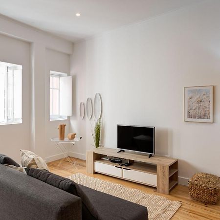 Alfama Chic Penabuquel3 Apartment ลิสบอน ภายนอก รูปภาพ