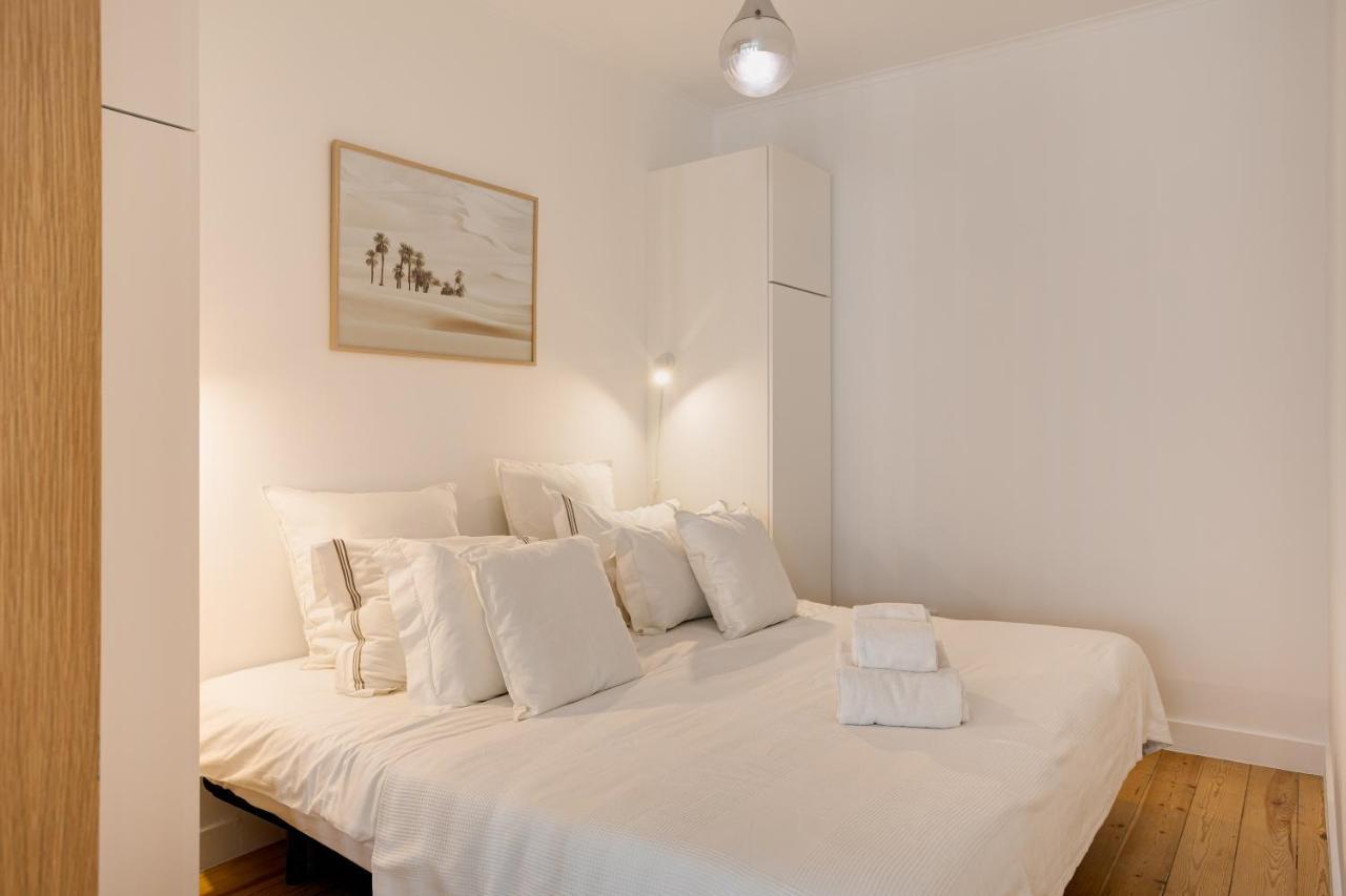 Alfama Chic Penabuquel3 Apartment ลิสบอน ภายนอก รูปภาพ